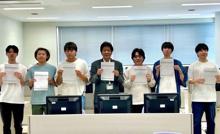高橋(律)ゼミ第22期生「MOS試験全員合格」(2023年9月掲載TOPICS)