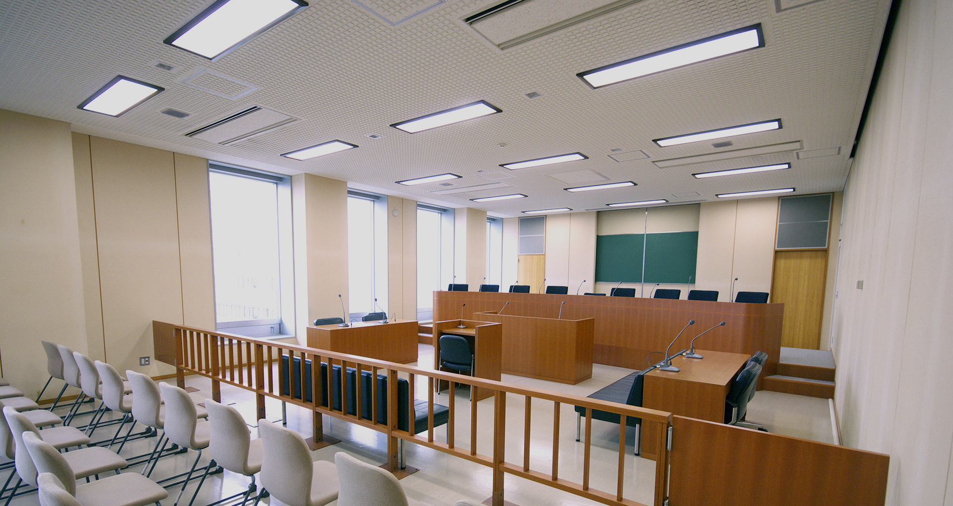 中央学院大学　模擬法廷教室