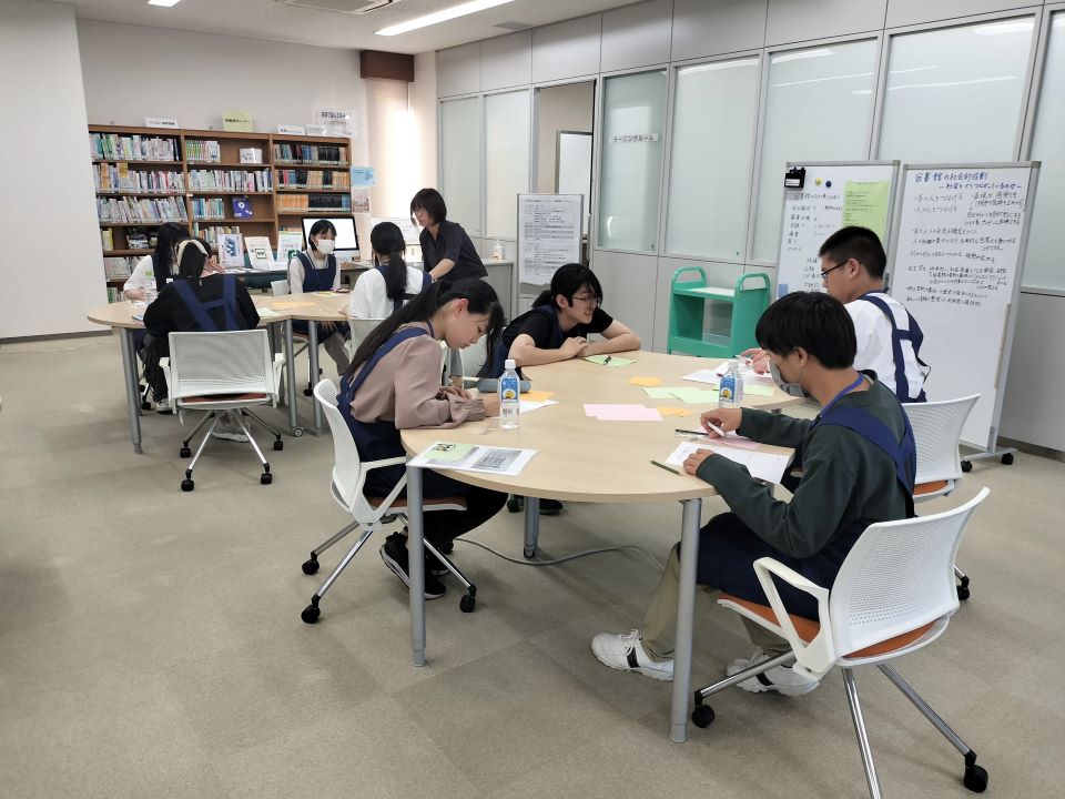 図書館インターンシップ2日目 (1)