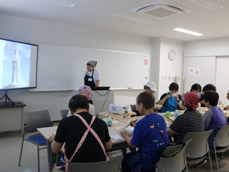 アクティブセンター主催の春期公開講座「留学生と料理を作ろう！～中国編～」⑤