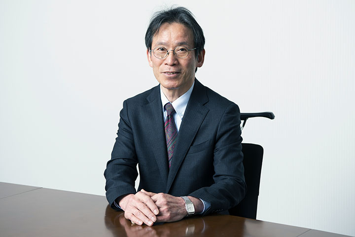 法学部 市川 仁 先生