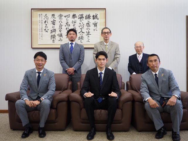 01_清水エスパルスのスカウト関係者が椎名理事長を表敬訪問