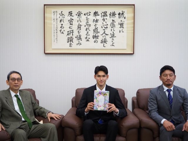 03_清水エスパルスのスカウト関係者が椎名理事長を表敬訪問