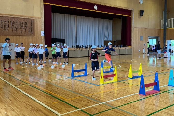 02_小林ゼミ「群馬県嬬恋村の小学校でキッズアスレティックス指導」