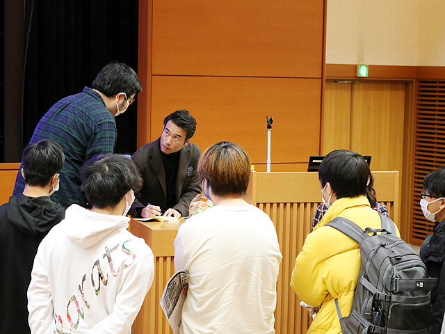 07_「国際ジャーナリスト宮下洋一氏特別講義」実施報告